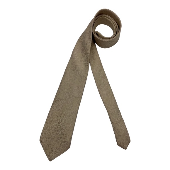 FENDI Beige Geometric Silk LUXURY Tie HANDMADE ITALY - Picture 1 of 4